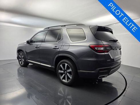 Used 2023 Honda Pilot Elite image 6
