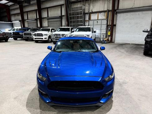 Used 2017 Ford Mustang GT w/ Black Accent Package RWD image 10