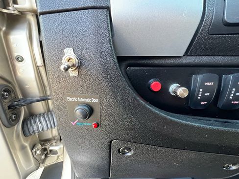 Used 2017 RAM ProMaster 2500 w/ Premium Appearance Group image 18