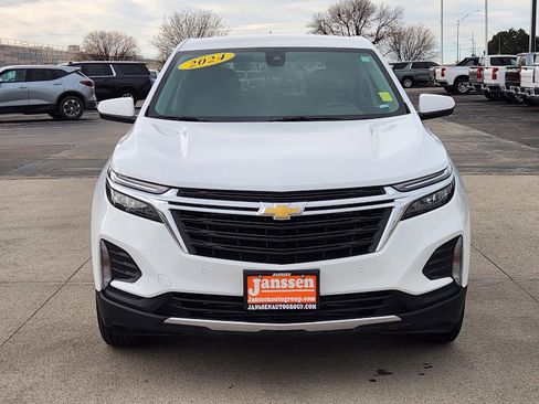Used 2024 Chevrolet Equinox LT image 3