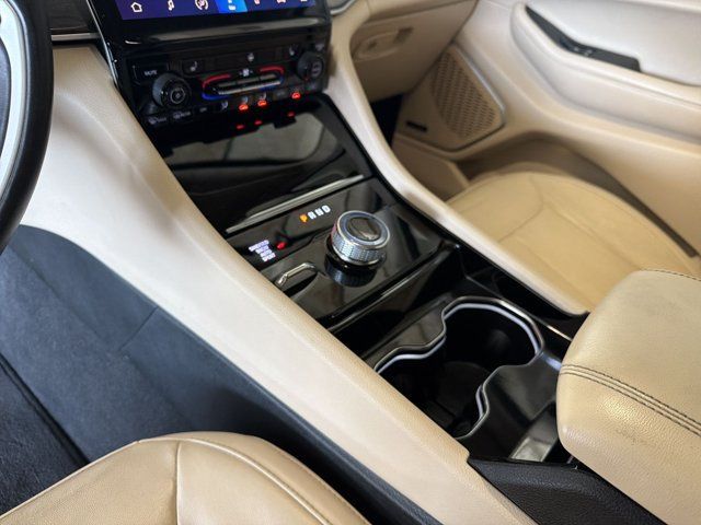 Used 2022 Jeep Grand Cherokee L Limited AWD/4WD image 21