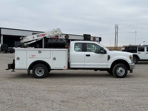 Used 2018 Ford F350 XL w/ Power Equipment Group image 4