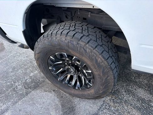 Used 2024 RAM 2500 Tradesman w/ Chrome Appearance Group AWD/4WD image 13