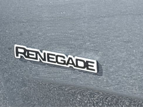 Used 2023 Jeep Renegade Latitude AWD/4WD image 30