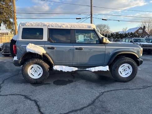 New 2025 Ford Bronco Heritage Edition image 6