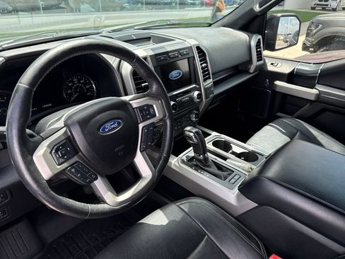 Used 2018 Ford F150 Lariat w/ Equipment Group 502A Luxury AWD/4WD image 4