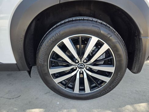Used 2025 Nissan Pathfinder Platinum w/ Cargo Package FWD image 27