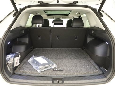 New 2026 Volkswagen Tiguan SE AWD/4WD image 34
