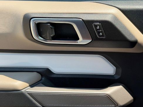 Used 2023 Ford Bronco Wildtrak image 23