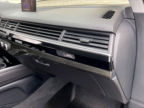 Used 2017 Audi Q7 3.0T Premium Plus w/ Premium Plus Package image 16