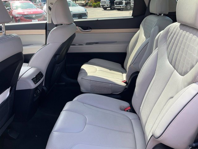 Used 2024 Hyundai Palisade Limited AWD/4WD image 18