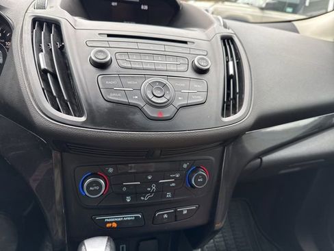 Used 2017 Ford Escape SE w/ SE Sport Appearance Package image 27