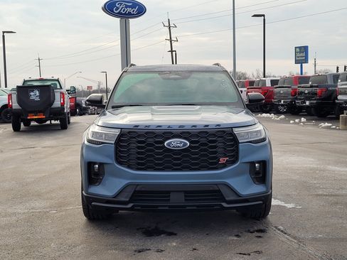 Used 2025 Ford Explorer ST image 9