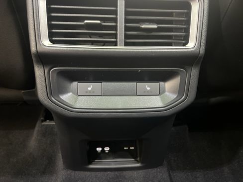 New 2026 Volkswagen Atlas Cross Sport SEL R-Line image 36