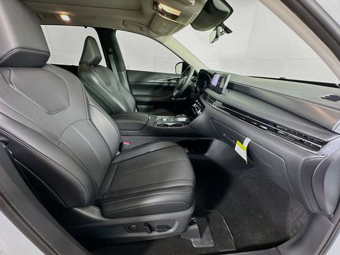 Certified 2026 INFINITI QX60 Luxe w/ Cargo Package FWD image 38
