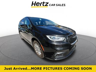 Used 2023 Chrysler Pacifica Touring-L