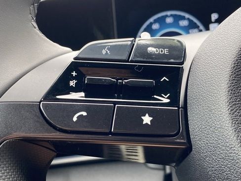 New 2025 Hyundai Elantra SEL image 18