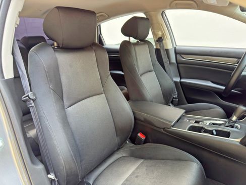 Used 2022 Honda Accord LX image 31