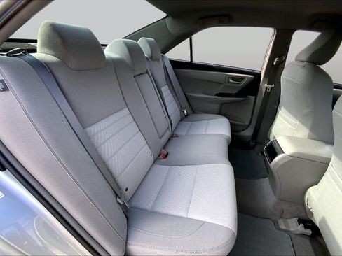 Used 2016 Toyota Camry LE FWD image 19