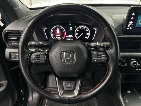 Used 2024 Honda Pilot TrailSport image 14