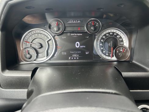 Used 2019 RAM 1500 Classic SLT w/ Luxury Group AWD/4WD image 26