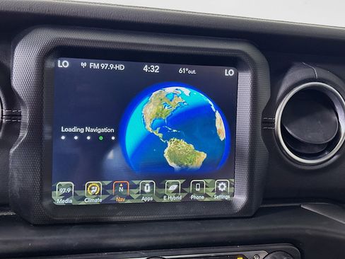 Used 2022 Jeep Wrangler Sahara image 21