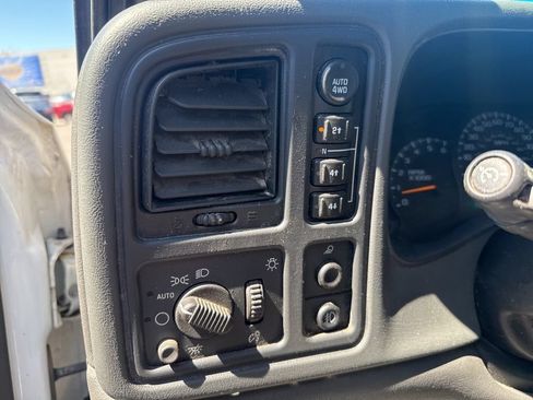 Used 2003 Chevrolet Silverado 1500 LS w/ Off-Road Package AWD/4WD image 26