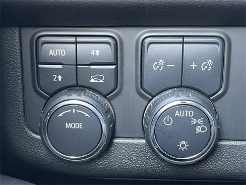 Used 2024 Chevrolet Suburban RST w/ Luxury Package image 22