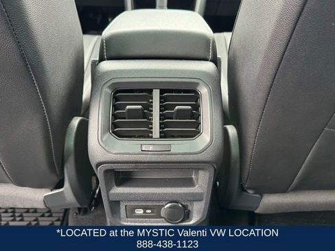 Certified 2022 Volkswagen Tiguan SE R-Line image 13
