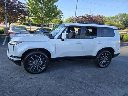 Used 2025 Lexus GX 550 w/ Accessory Package (2T) AWD/4WD image 2