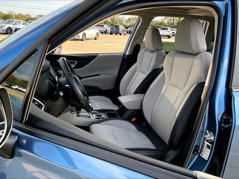 Used 2023 Subaru Forester Premium image 7