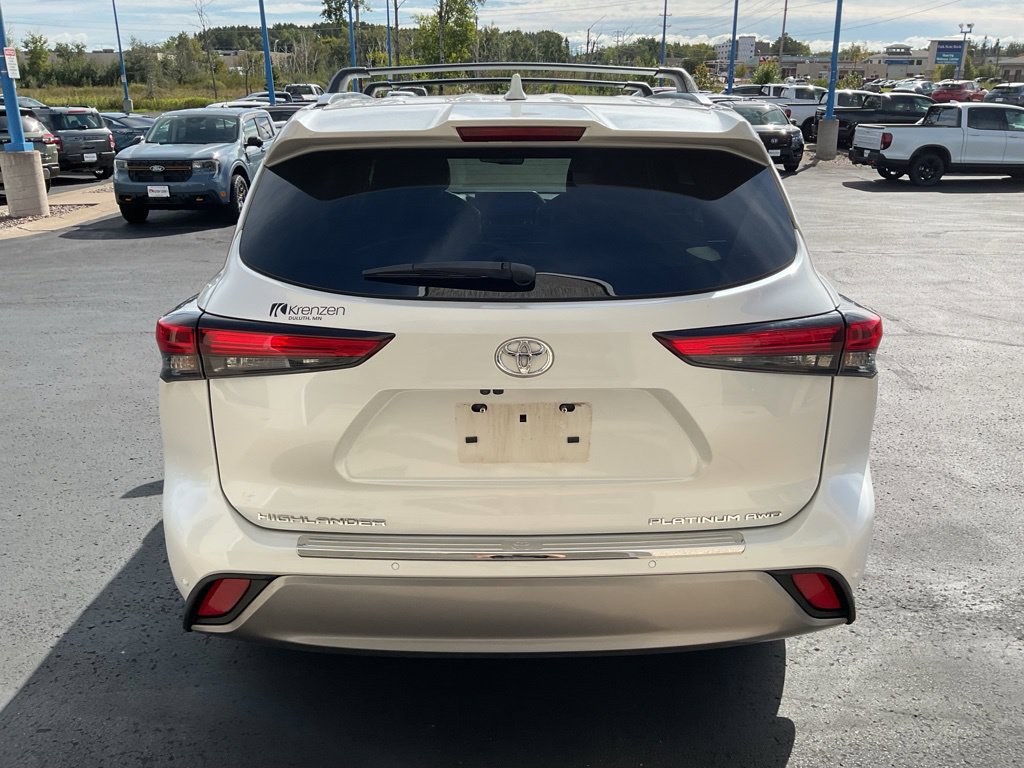 Used 2023 Toyota Highlander Platinum AWD/4WD image 6