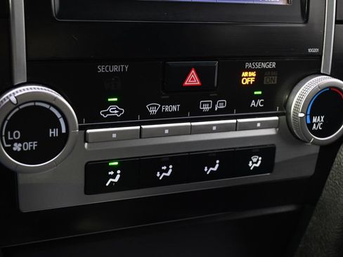 Used 2014 Toyota Camry SE w/ Fleet Convenience Package FWD image 30