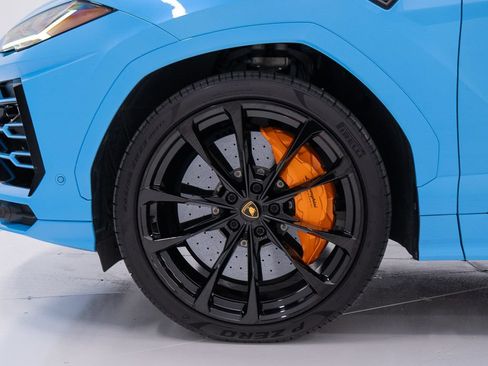 Used 2022 Lamborghini Urus AWD/4WD image 42