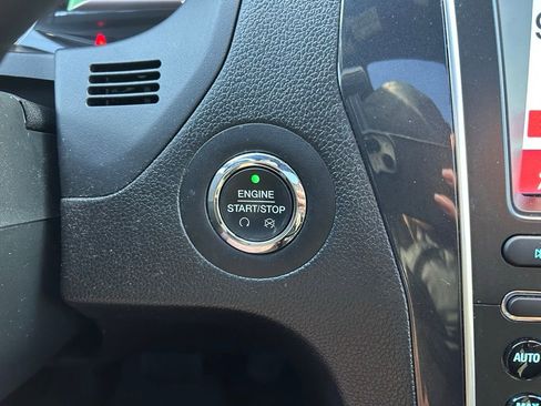 Used 2018 Ford Explorer Limited w/ Equipment Group 301A image 31