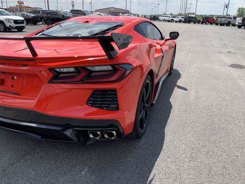 Used 2022 Chevrolet Corvette Stingray Premium Cpe w/ Battery Protection Package RWD image 17