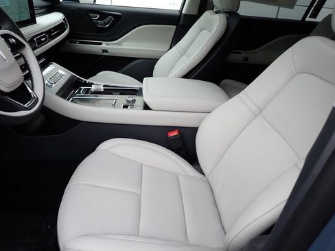 New 2026 Lincoln Aviator Premiere image 15