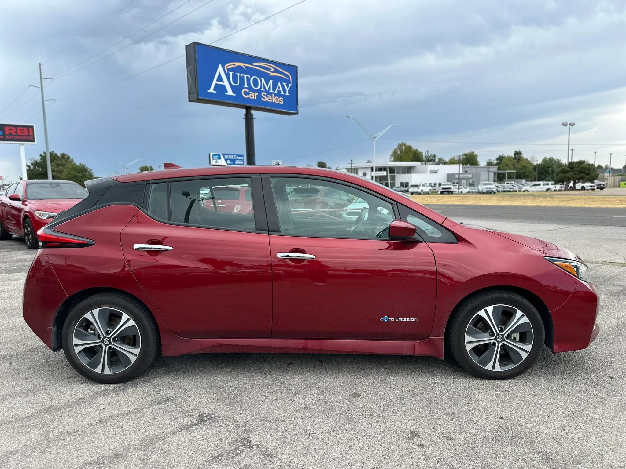 Used 2018 Nissan Leaf SV w/ SV Technology Package FWD image 5