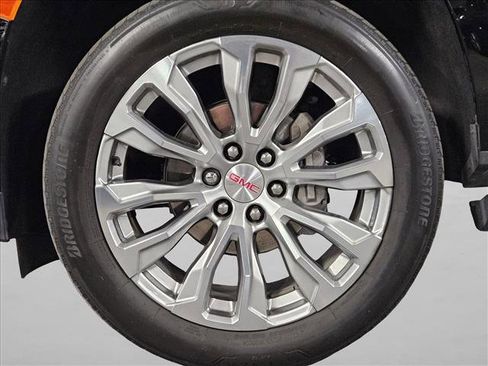 Used 2024 GMC Yukon Denali w/ Advanced Technology Package RWD image 24
