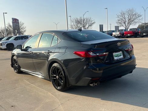 Certified 2025 Toyota Camry SE w/ Convenience Package image 3