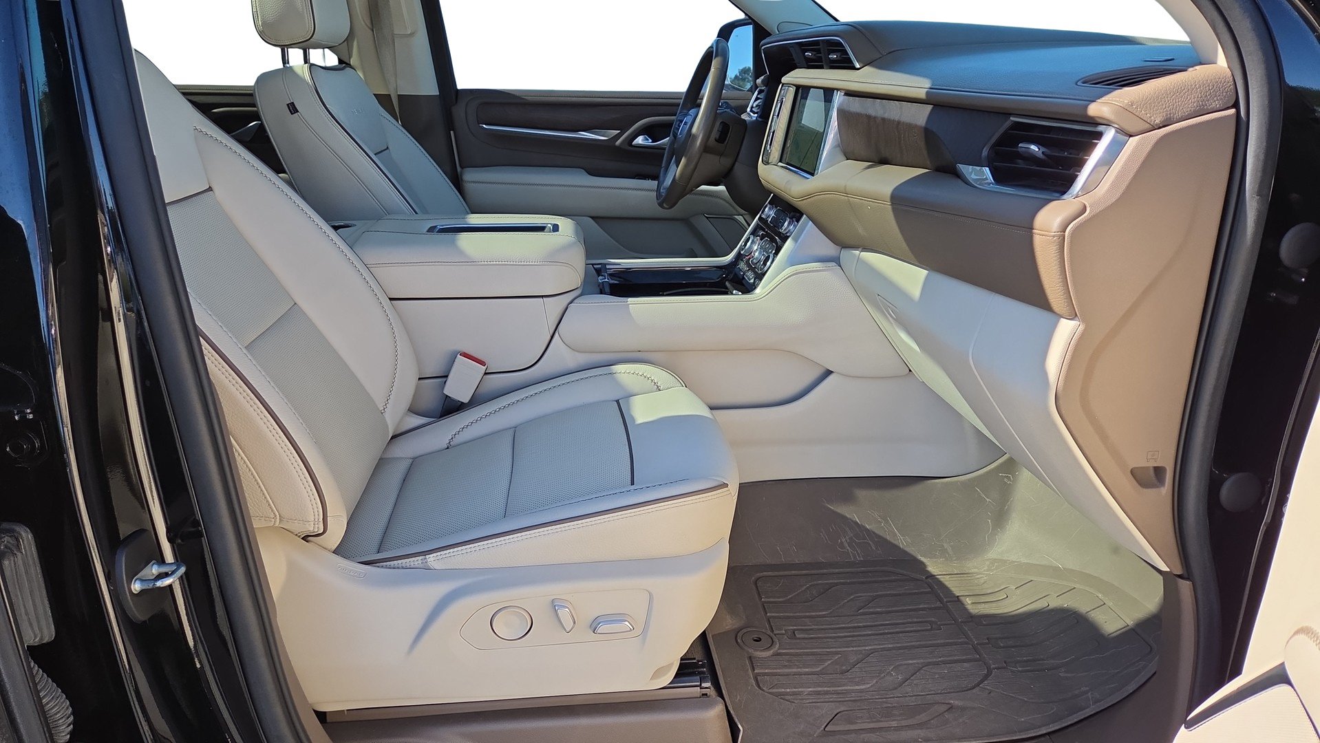 Used 2022 GMC Yukon Denali RWD image 35