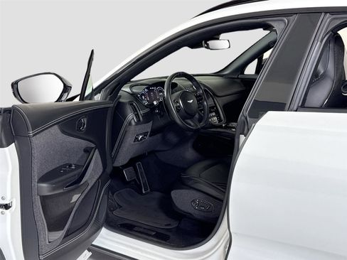 Used 2021 Aston Martin DBX image 13