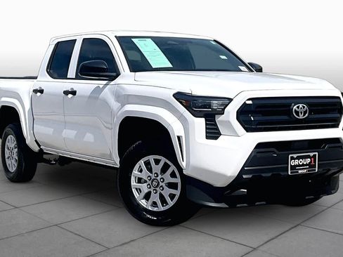 Used 2024 Toyota Tacoma SR RWD image 3