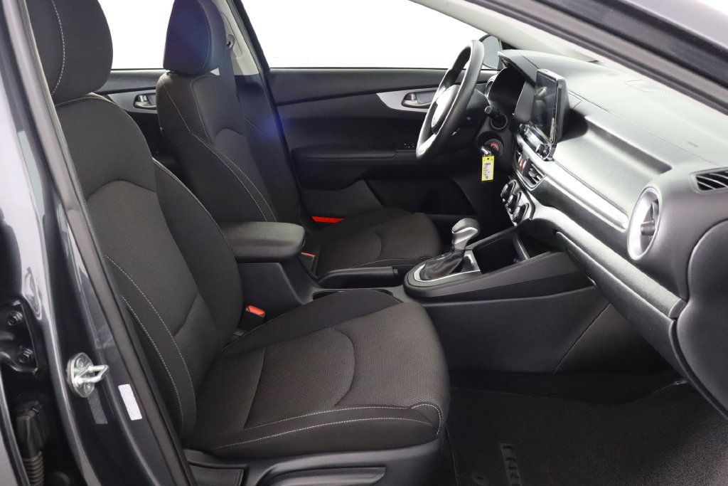 Used 2024 Kia Forte LXS w/ LXS Technology Package FWD image 18