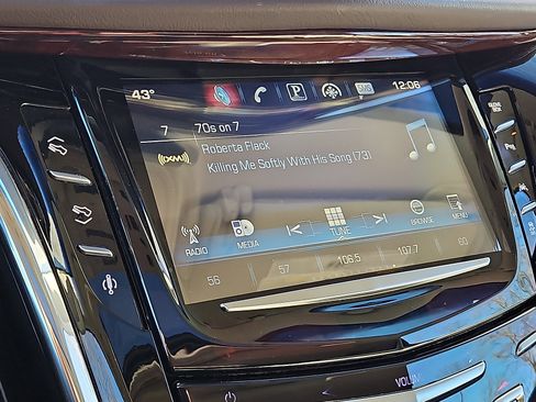 Used 2016 Cadillac Escalade ESV Luxury image 18