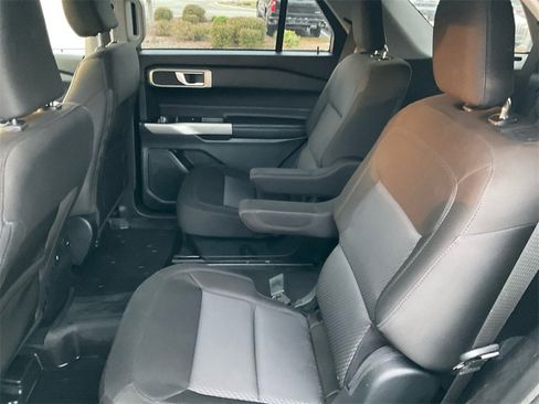 Used 2023 Ford Explorer XLT image 24
