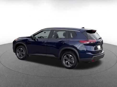 Used 2025 Nissan Rogue SV FWD image 10