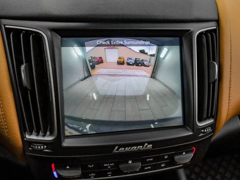 Used 2017 Maserati Levante S image 19