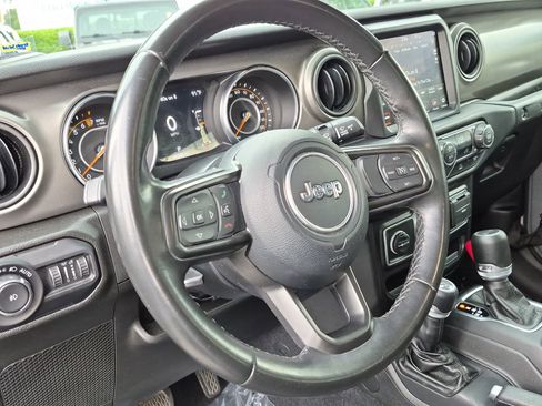 Used 2022 Jeep Wrangler Unlimited Sport w/ Xtreme Recon 35" Tire Package AWD/4WD image 18