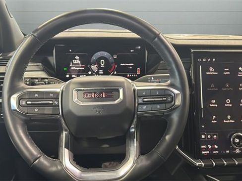 Used 2025 GMC Acadia Elevation image 25